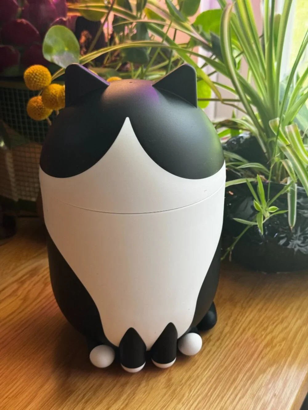 Ikea Grejsimojs Cat-Shaped Storage with Lid, Black and White Tuxedo, 506.031.78
